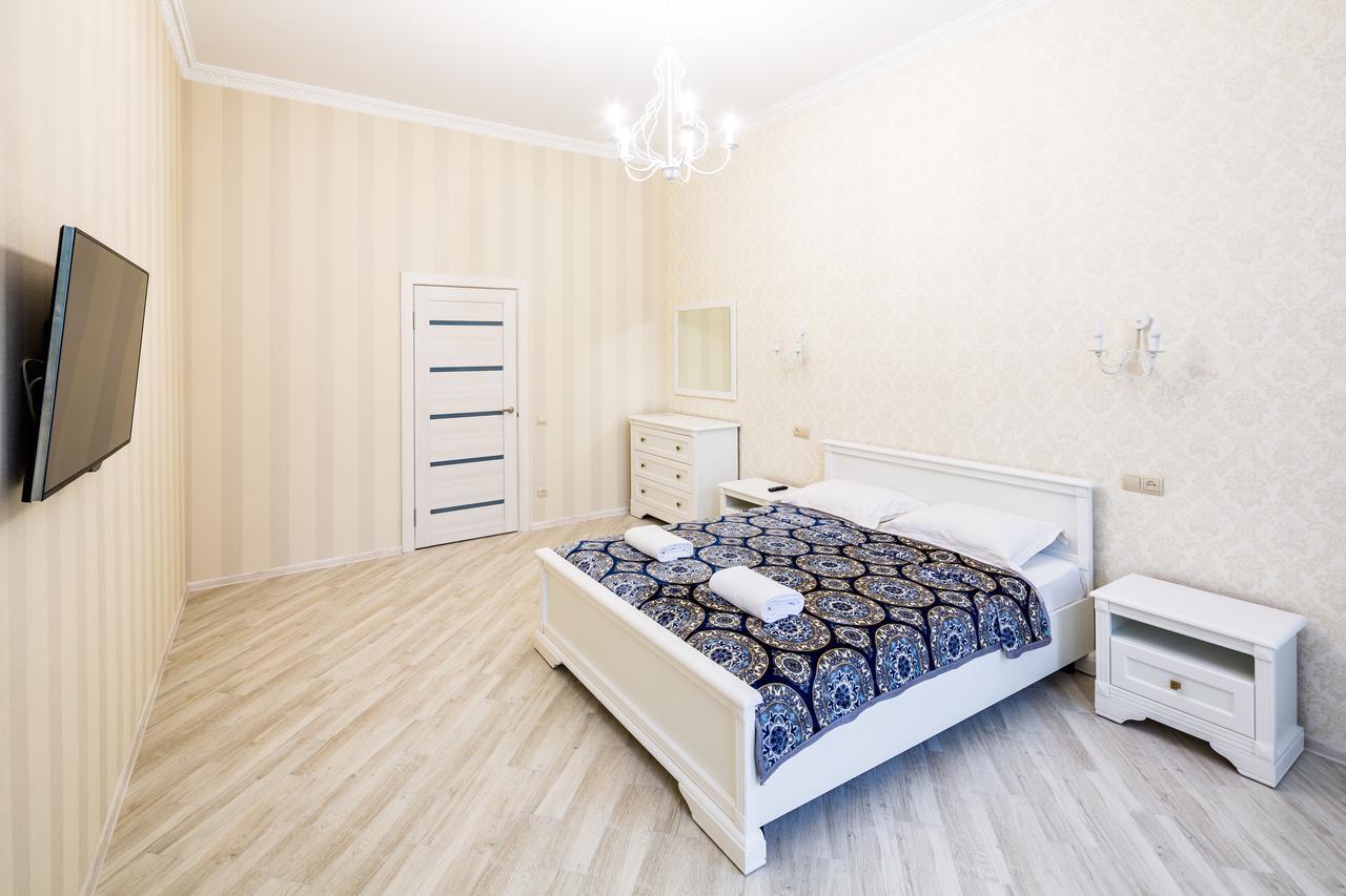 Leogrand Vip Apartments On Udatnogo 4 Lviv Luaran gambar