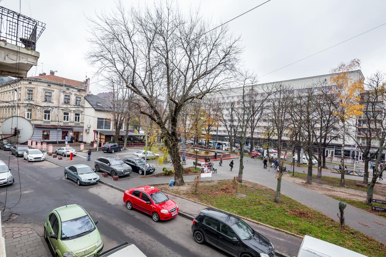 Leogrand Vip Apartments On Udatnogo 4 Lviv Luaran gambar